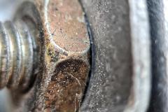 Alte-Mutter-mit-Schraube