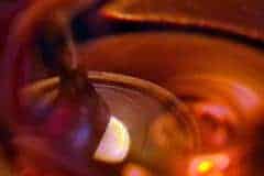 Heizstrahler in Weinglas reflektiert